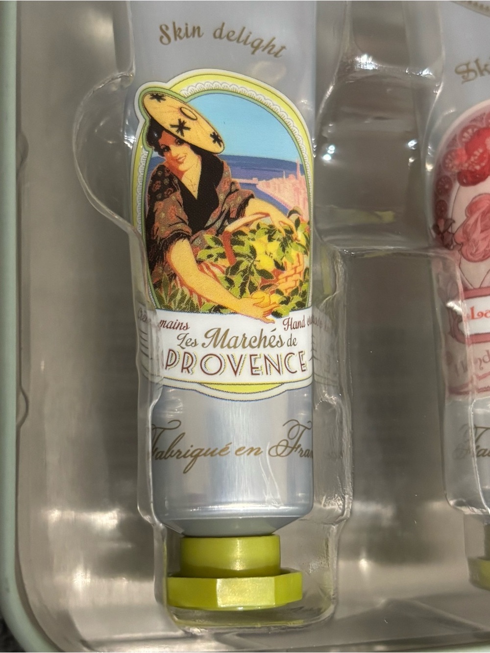 French Hand lotion set in decorative tin - Picture 2 of 7